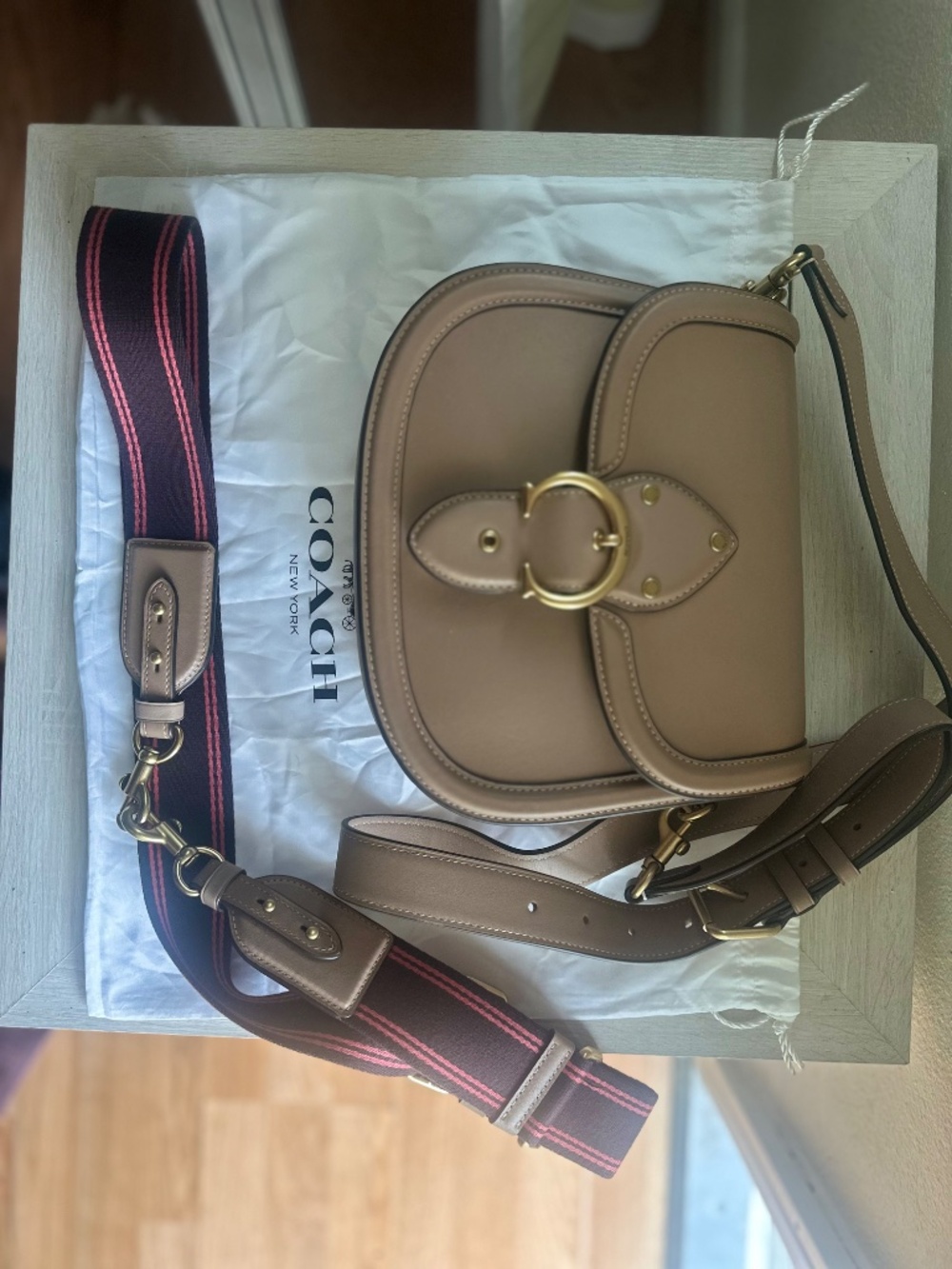 COACH Glovetanned Leather Beat Saddle Bag with Webbing (comes with two straps) - Picture 2 of 14
